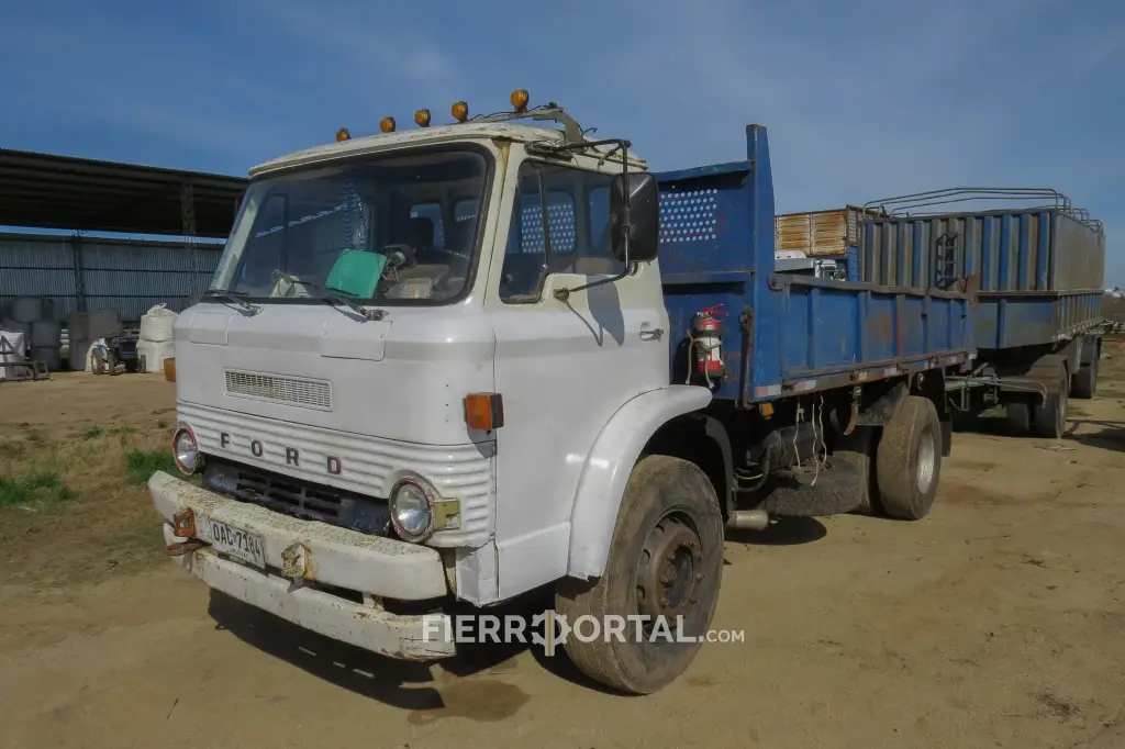 Camion Ford B-1311
