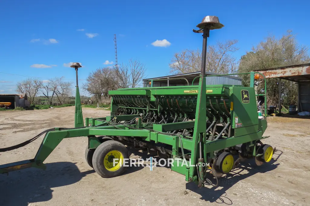 Sembradora John Deere 750