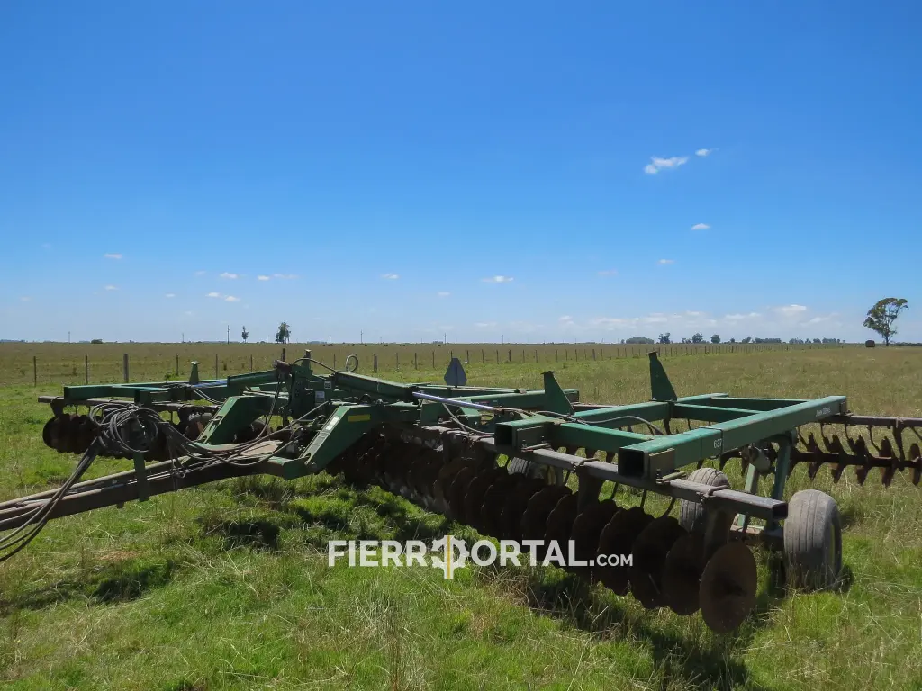 Niveladora John Deere 637