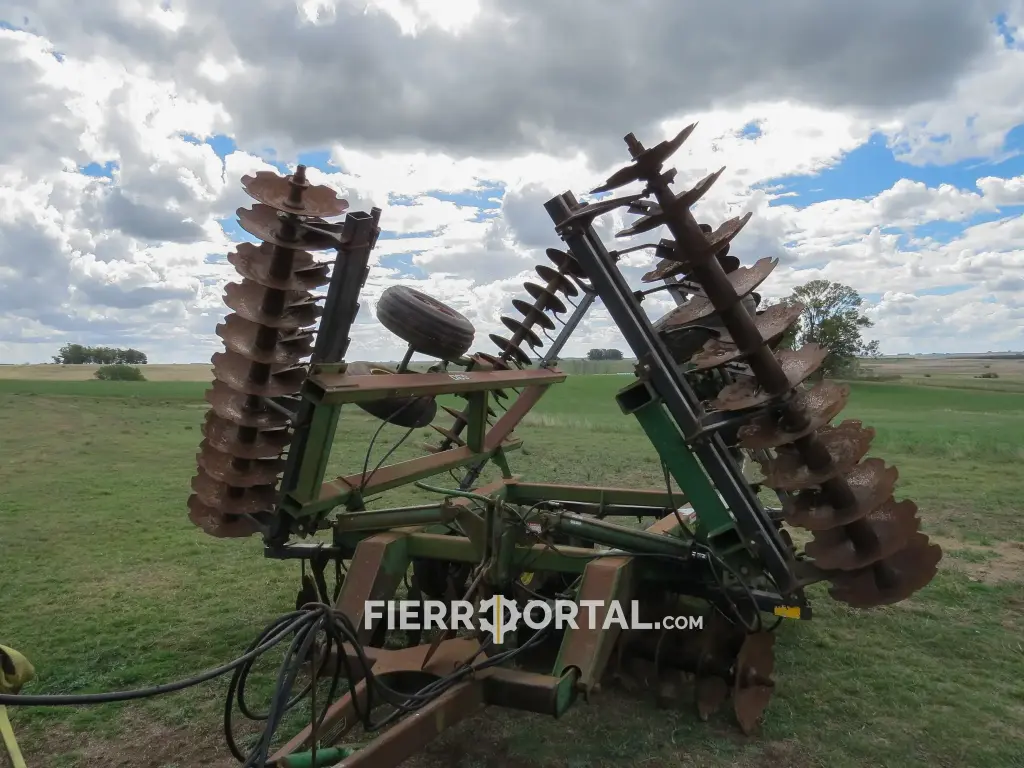 Niveladora John Deere 630