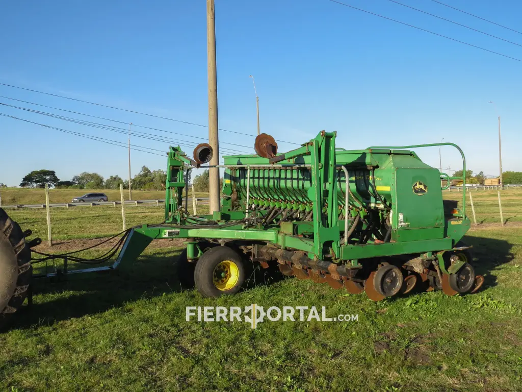 Sembradora John Deere 1590