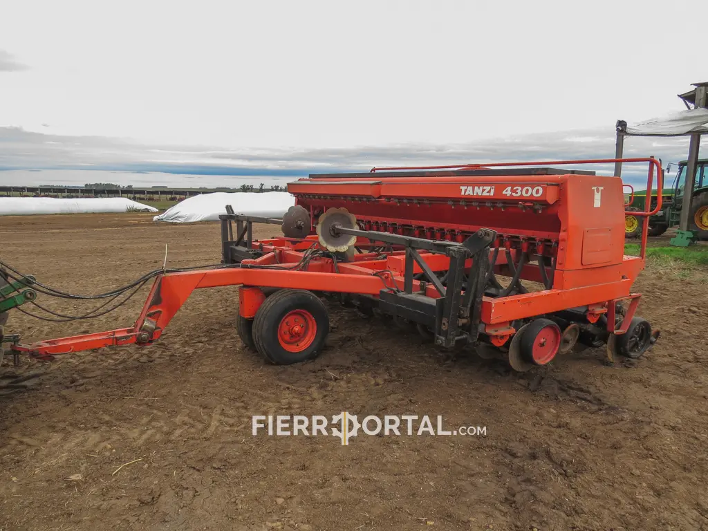 Sembradora Tanzi 4300