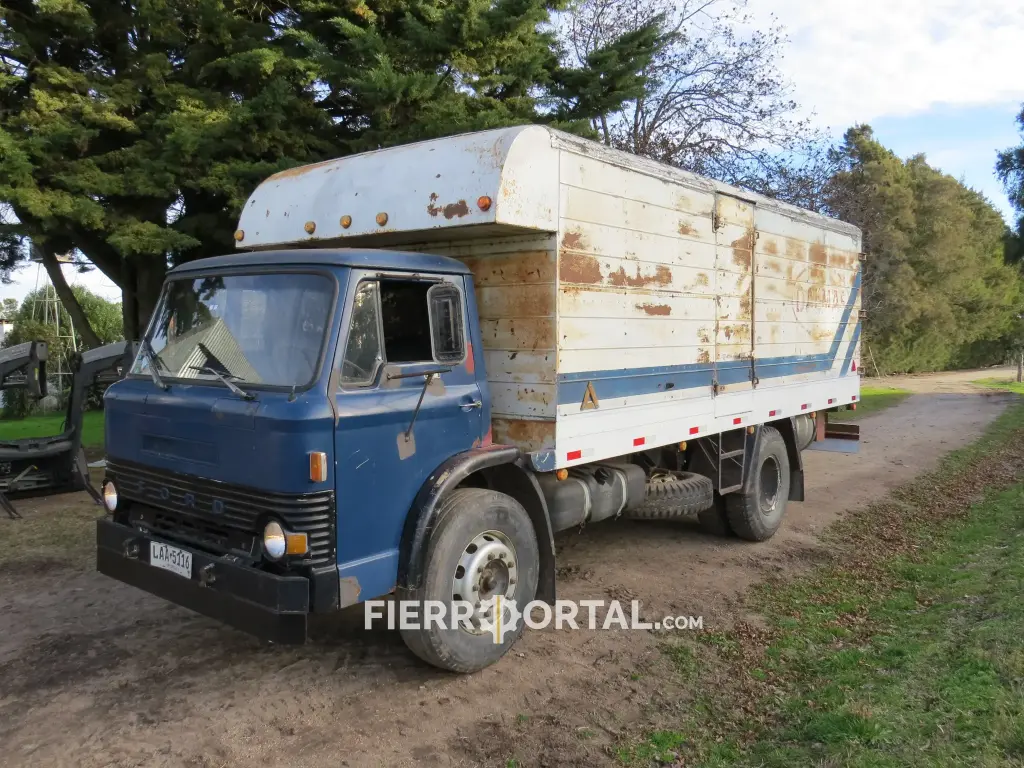Camion Ford  D-1210