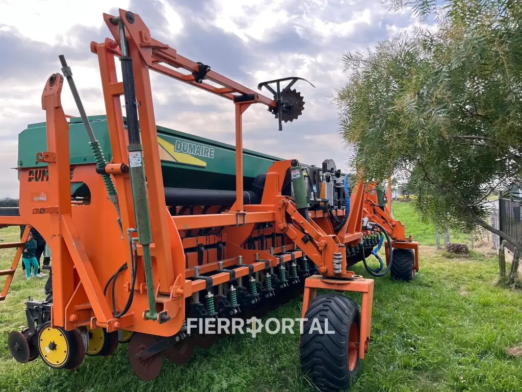 Sembradora Dumaire 810 U