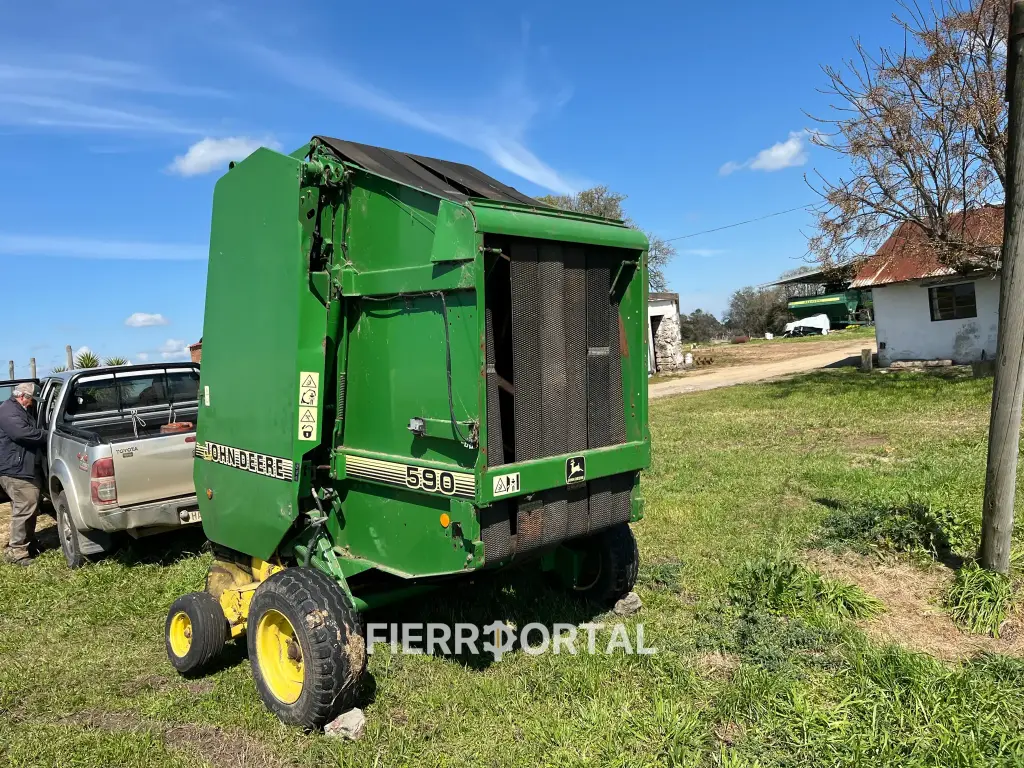 Enfardadora John Deere 590