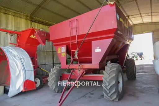 [REF: 022-008] Tolva semillera Bombassei 