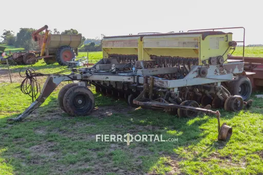 [REF: 062-018] Sembradora Baldan 24 linea