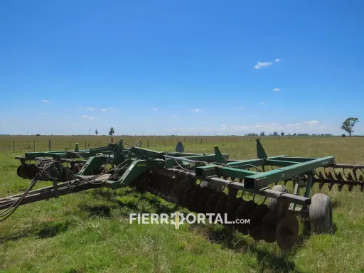 [REF: 051-011] Niveladora John Deere 637