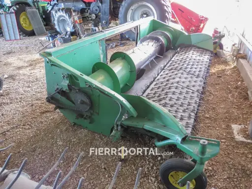 [REF:025-003] Recolector John Deere 212 