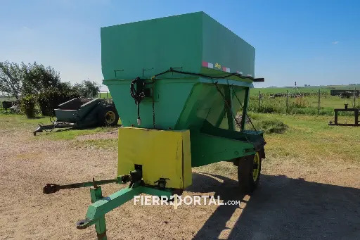 [REF: 104-002] Carro Forrajero