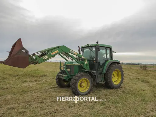 [011-027] Tractor John Deere 6400