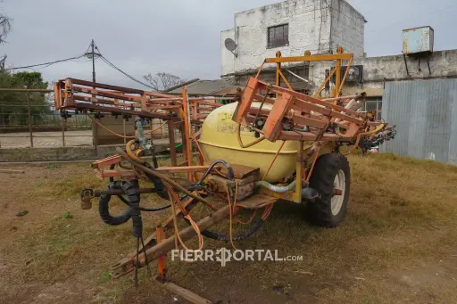 [032-004] Pulverizadora de tiro Jacto